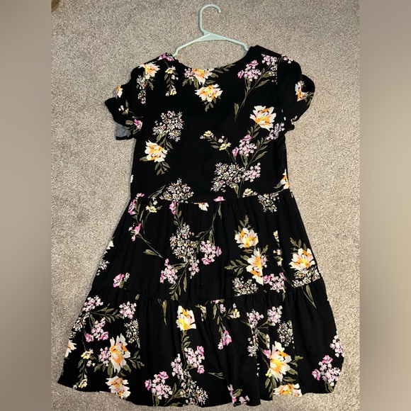 Women’s Short Sleeve Floral Dress - Picture 2 of 3